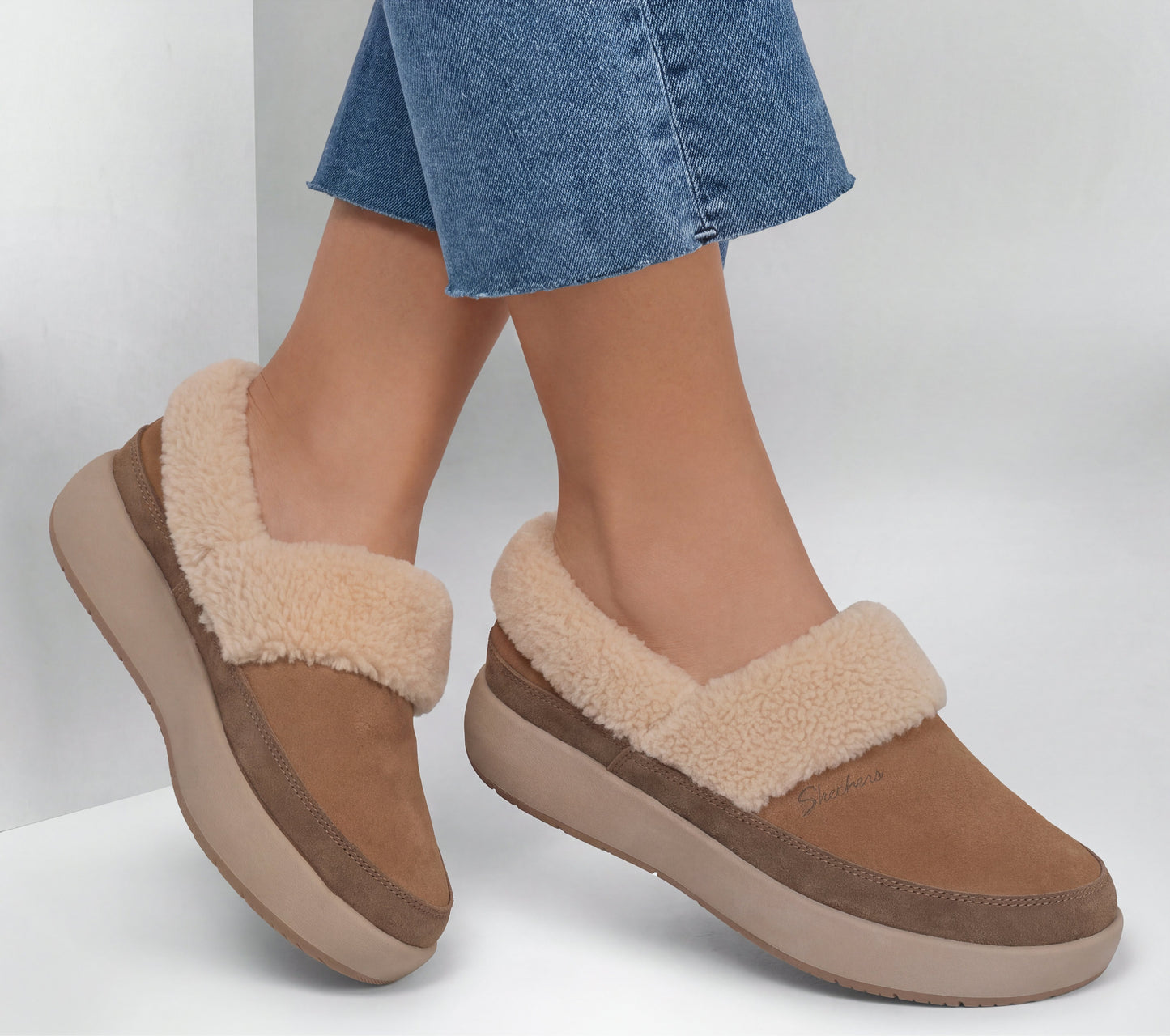Relaxed Fit: Cozy Lodge - Cedar Snuggle Slipper Skechers.fi