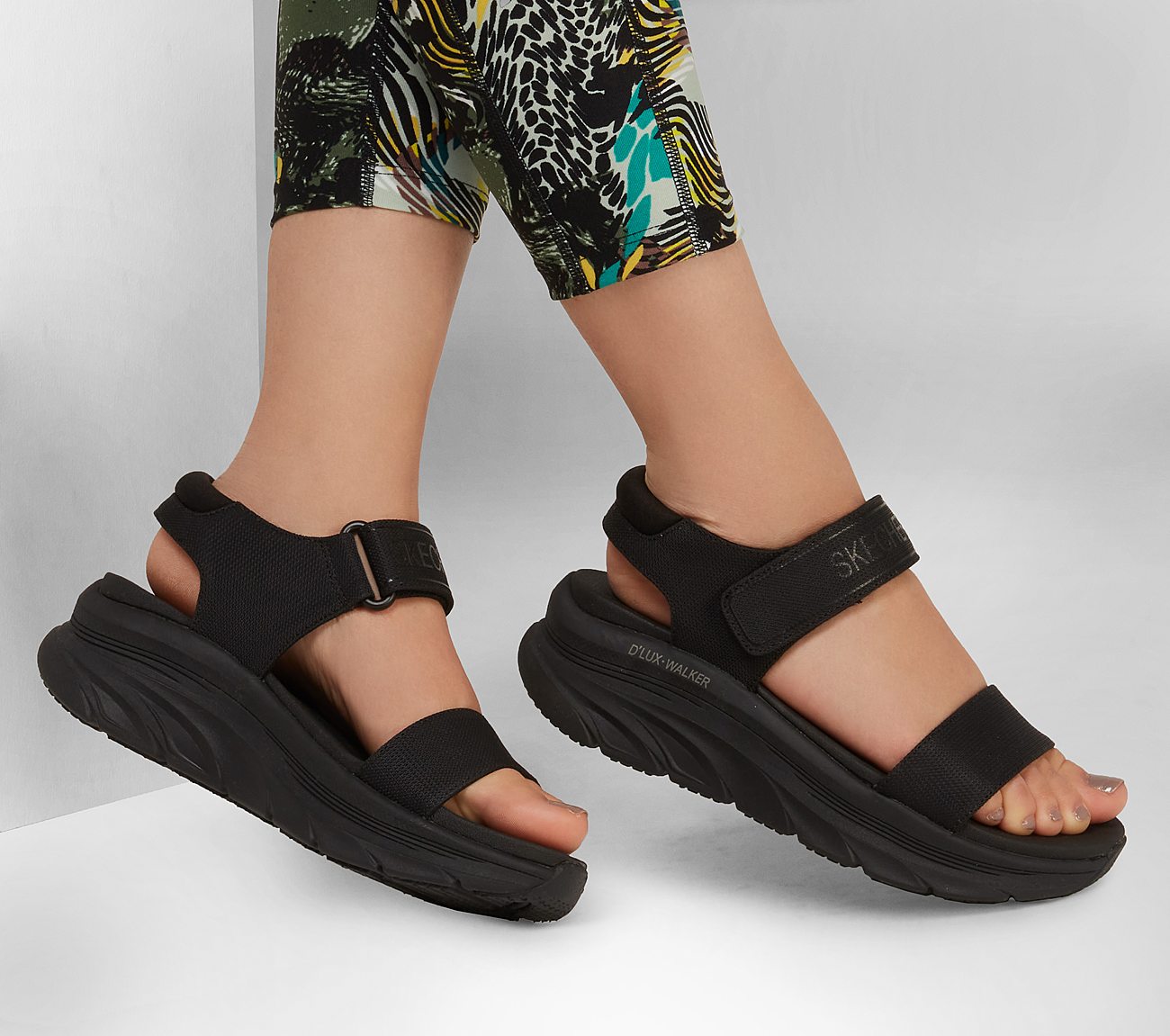 Relaxed Fit D'Lux Walker - New Block Sandal Skechers