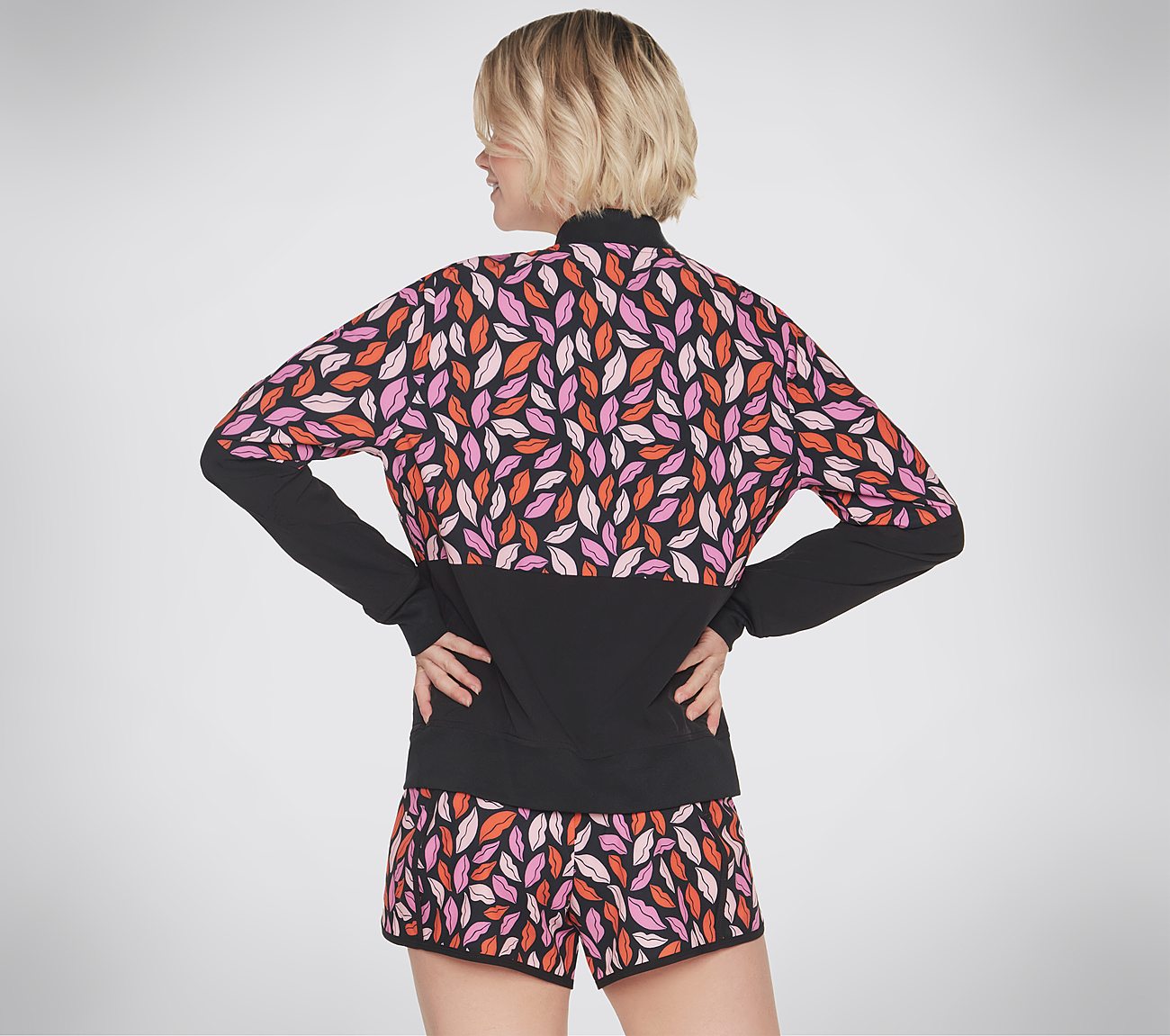 DVF: Skechweave Midnight Kiss - Käännettävä bombertakki Clothes Skechers