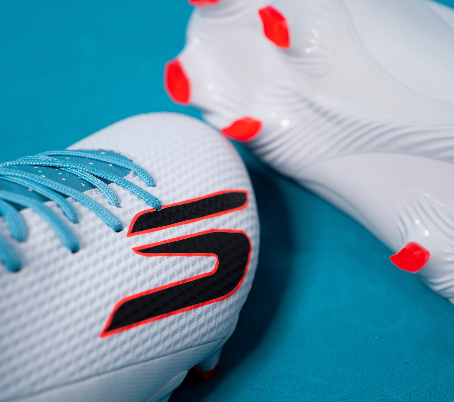 SKX_2 Academy FG Football Skechers.fi