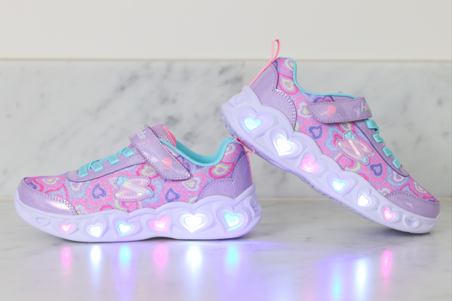 Vilkkuvat kengät lapsille