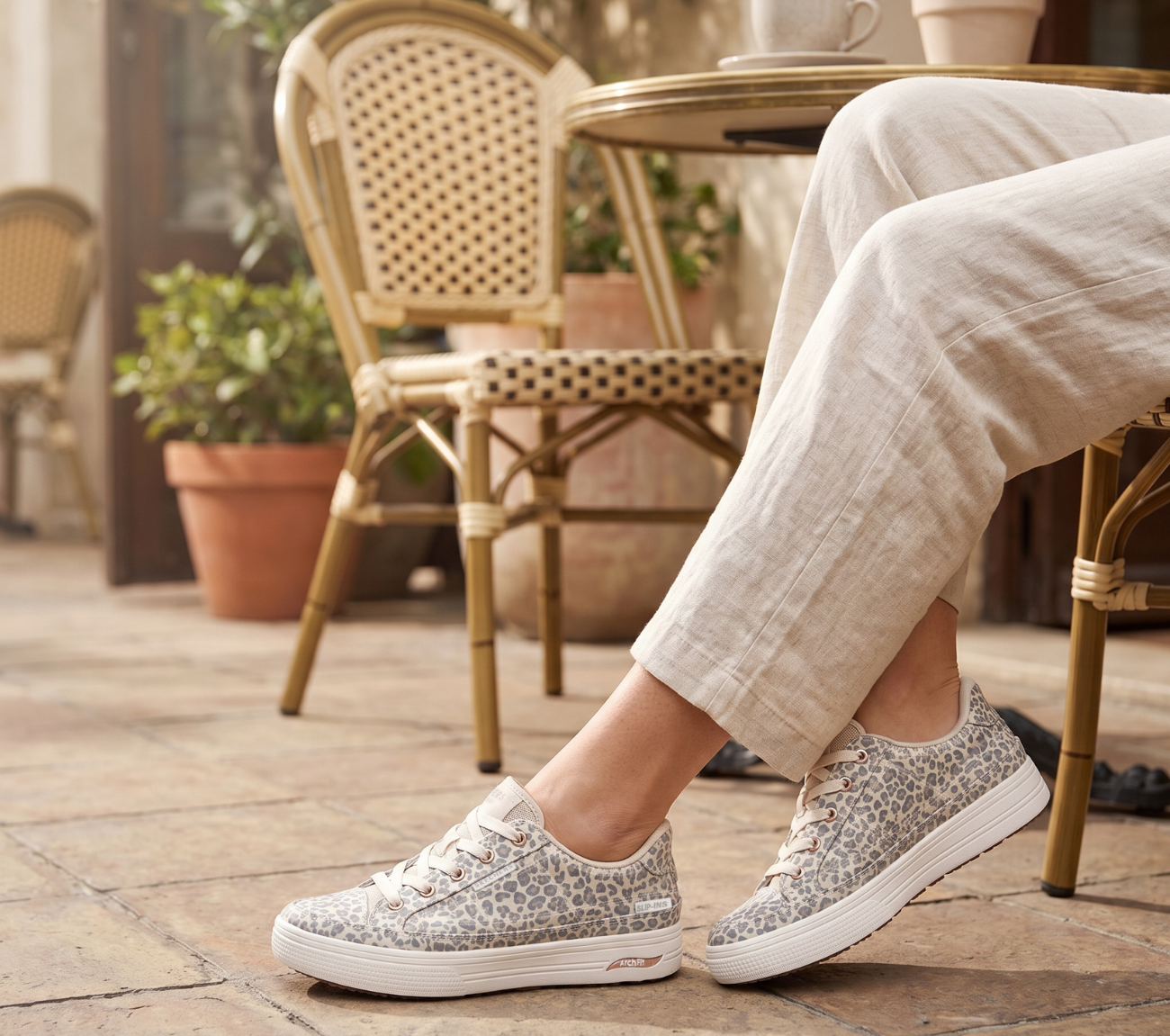 Slip-ins: Arch Fit Arcade - Wild Nite Shoe Skechers.fi