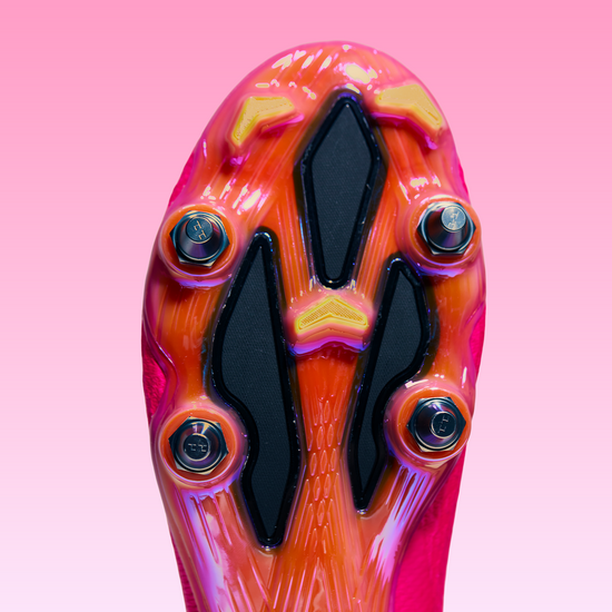 Jalkapallokengät pehmeälle alustalle (Soft Ground)